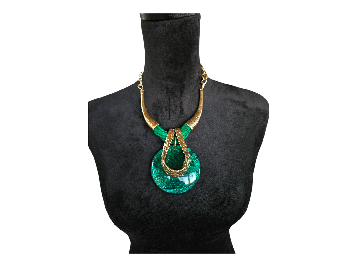 Green retro chunky necklace