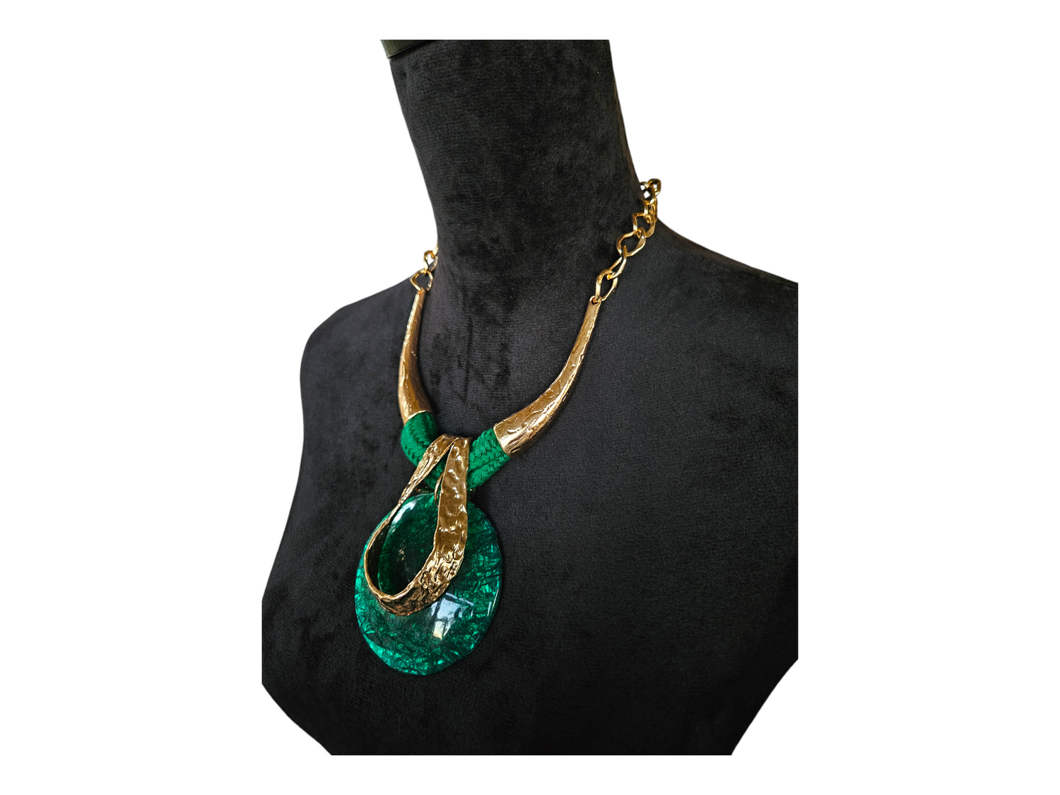 Green retro chunky necklace